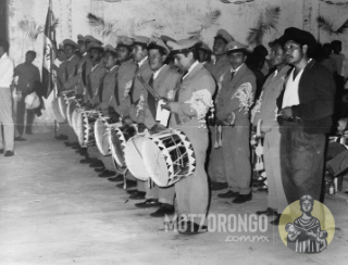 Fotografía de la banda de guerra sindical de Motzorongo.