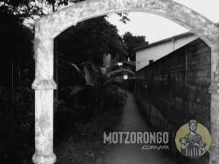 Antiguo arco del callejón que simbolizaba el límite del barrio El Infiernillo y La Loma.