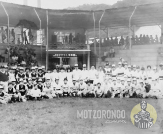Equipos de beisbol en el Campo Deportivo de Motzorongo.