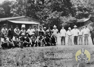 Cuadrilla de rescatistas y bomberos voluntarios de Central Motzorongo recibiendo capacitación en el Salón Ejidal.