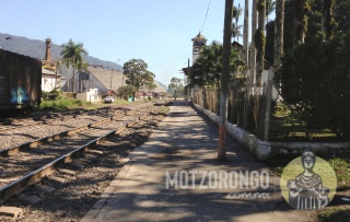 Andén del ferrocarril agrícola.