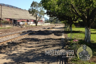 Andén del ferrocarril agrícola.