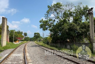 Remanentes del antiguo puente del ferrocarril frente al Campo Deportivo.