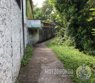 El callejón.