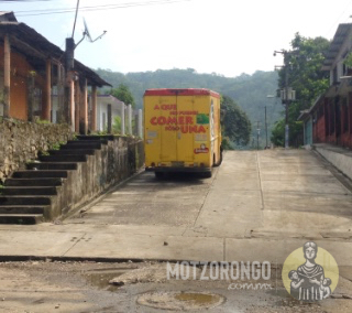 Calle 6, subida hacia el parque en el barrio Pueblo Nuevo.