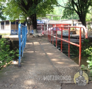 Puente de "Medio Kilo" en el barrio La Soledad.