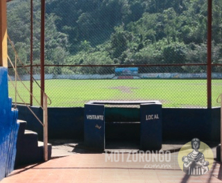Entrada del campo deportivo de Motzorongo.