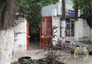 Entrada a oficinas de Central Motzorongo, y cajero 1 BBVA Bancomer.